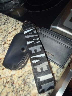 Steve Madden Black Leather Card Holder, Zip Pouch & Branded Black Strap 3fer NEW